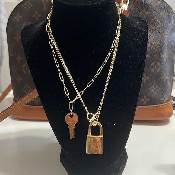 Rare Authentic Louis Vuitton Vintage Lock and Key #201 on Unbranded Double Chain - Picture 3 of 6
